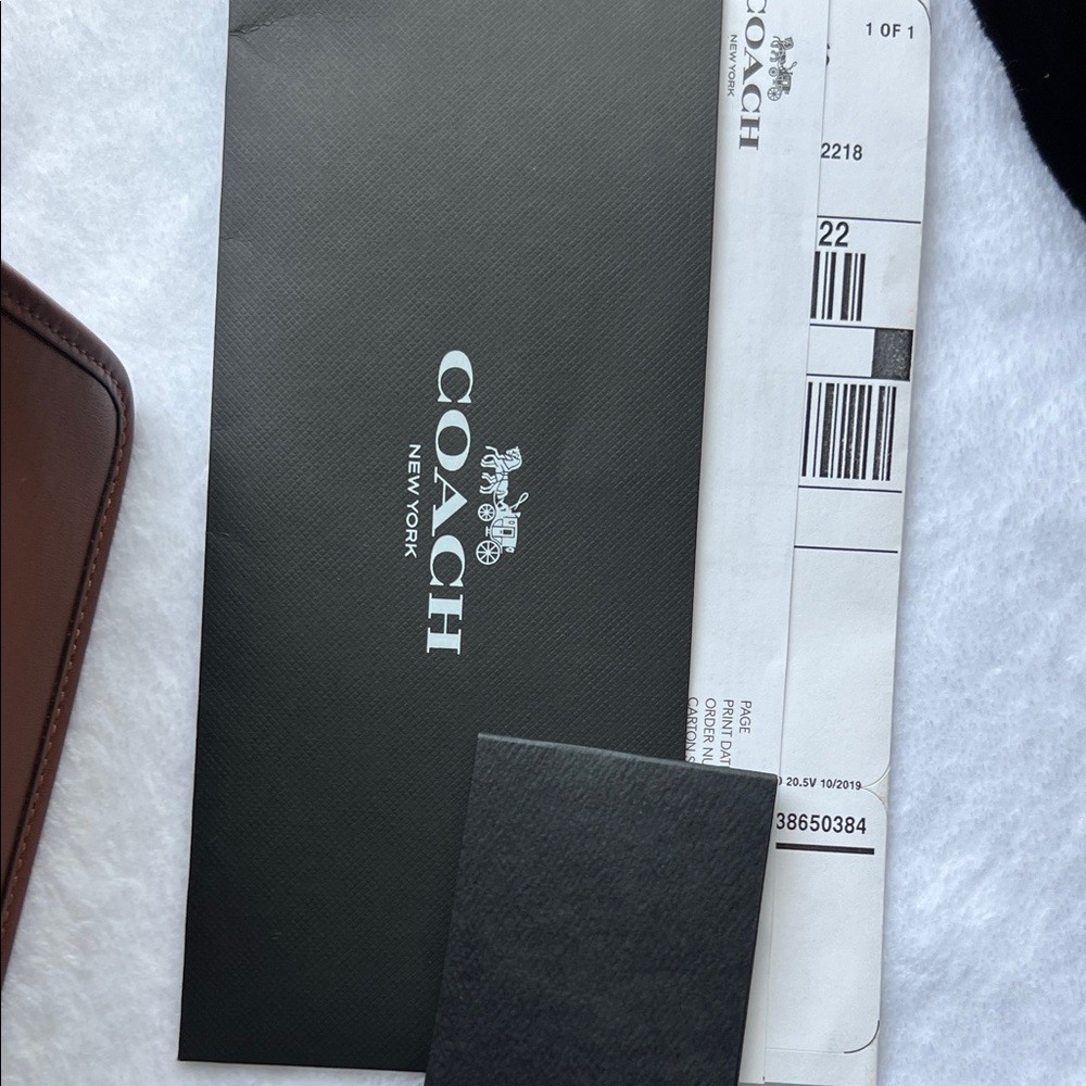 Coach Willis top handle. Tan Brown Leather Top Handle Satchel with Gold Turnlock - Picture 10 of 11